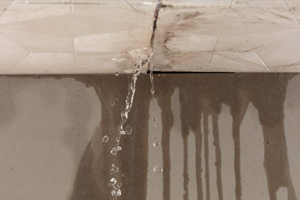 Professional Water Extraction technician working in Glencoe, OK